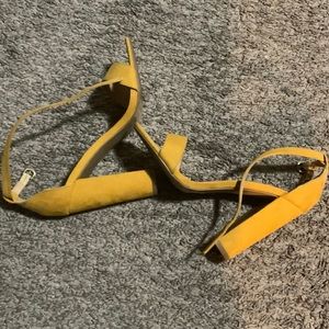 Yellow Sandals sz 6 like Asos